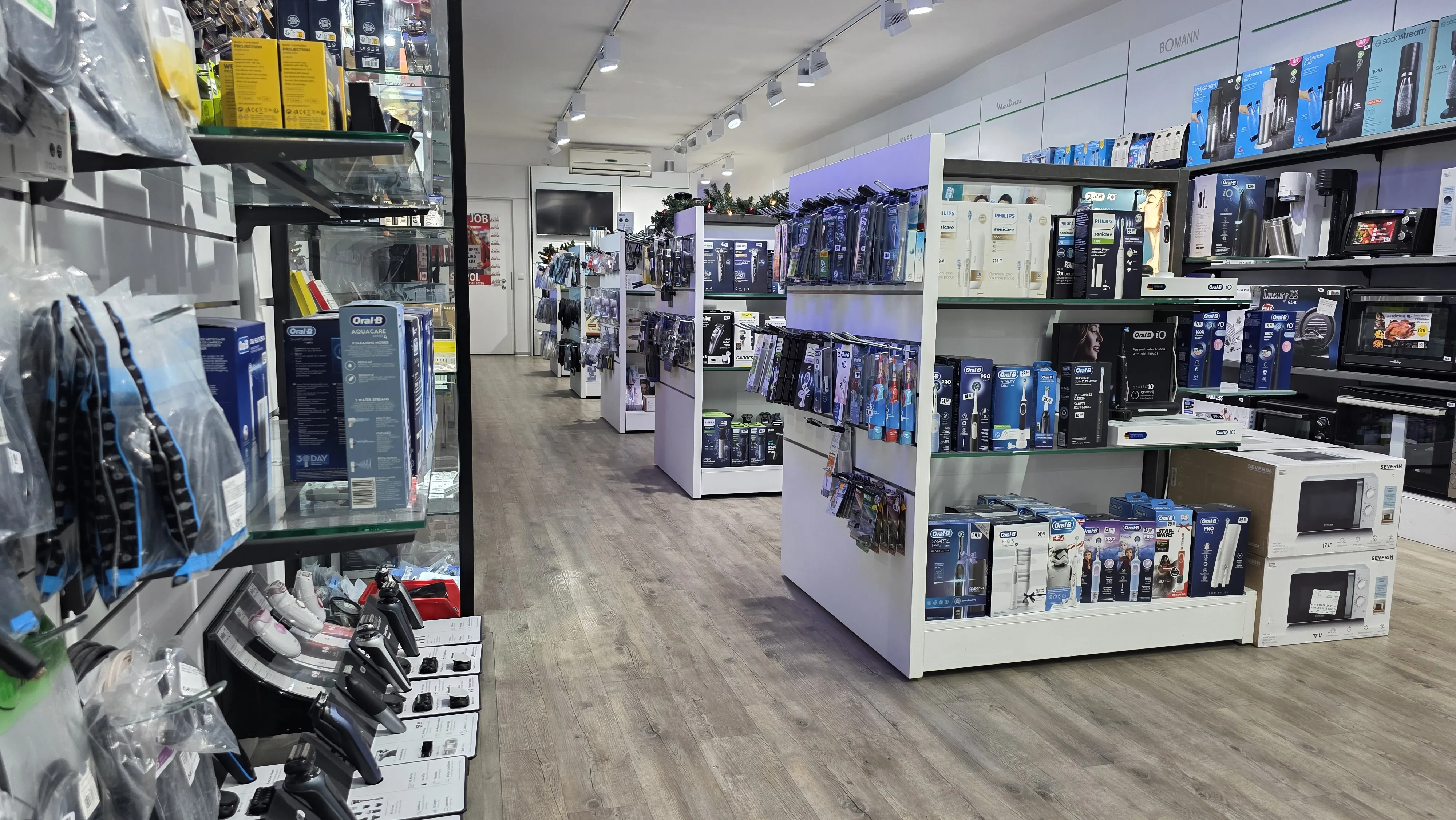 Team und Elektrotechnik im Einsatz